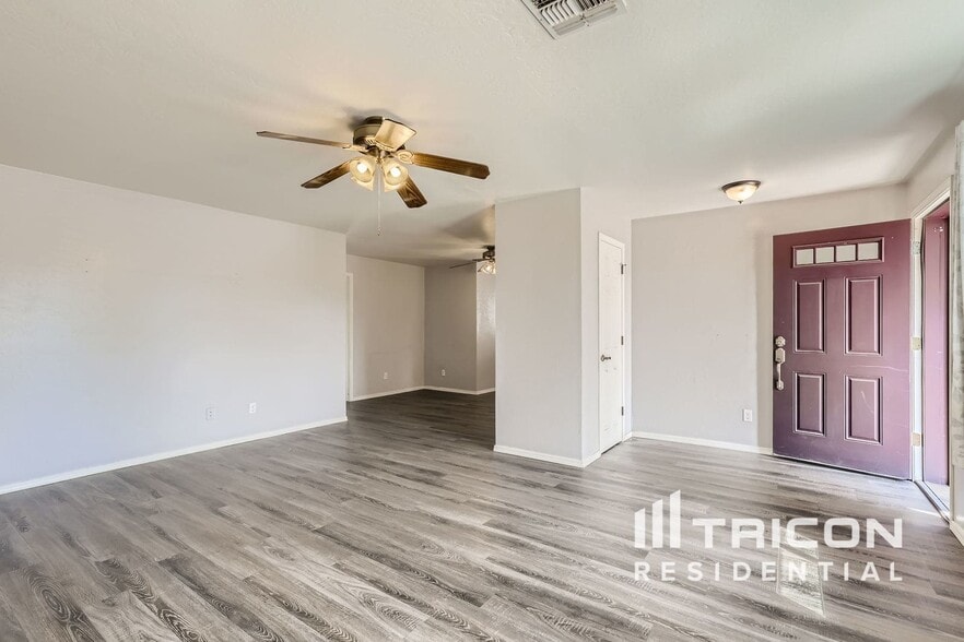Building Photo - 3020 W Mariposa St