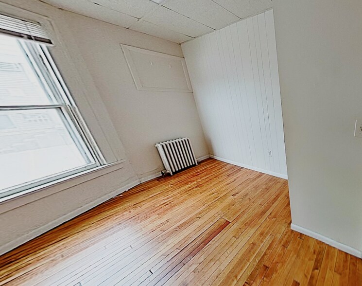 Building Photo - 507 N Linn St