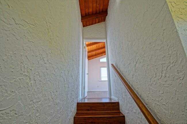Building Photo - SPACIOUS & AIRY, GOLDEN TRIANGLE 4BR3BA HOME W/ CITY/MOUNTAIN VIEWS, OPEN & AIRY LIVING SPACE & S...