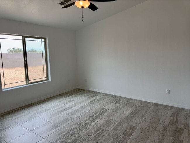 Building Photo - Almost New 3-Bedroom, 2-Bath Home for Rent in Bienestar 12!