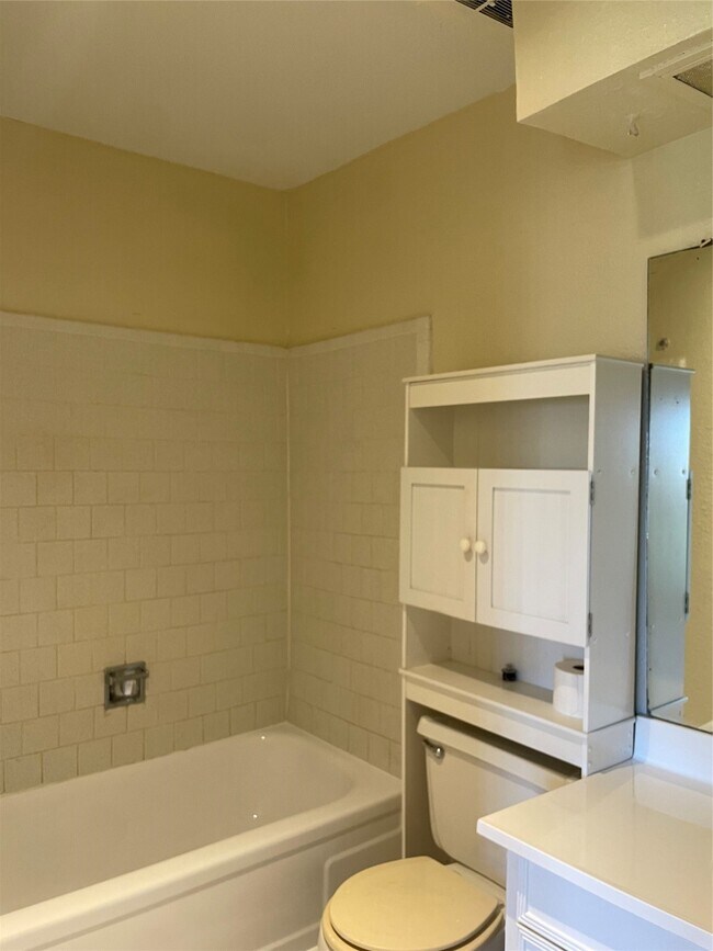 Building Photo - 7051 Chasewood Dr