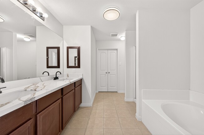 Building Photo - 4918 Jagged Cliff Ln