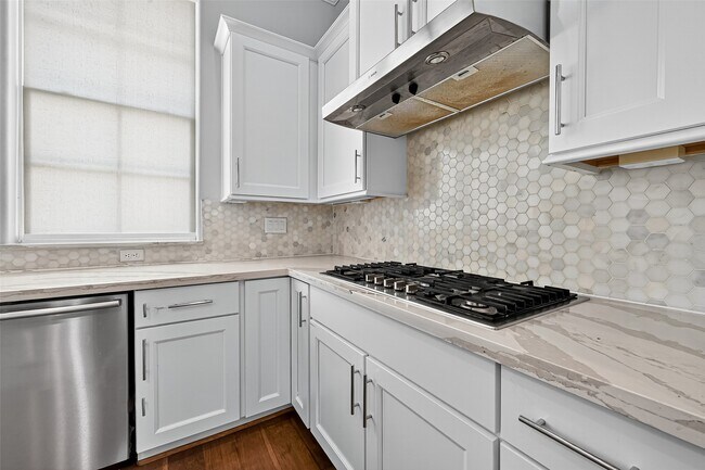 Building Photo - 815 Bringhurst St
