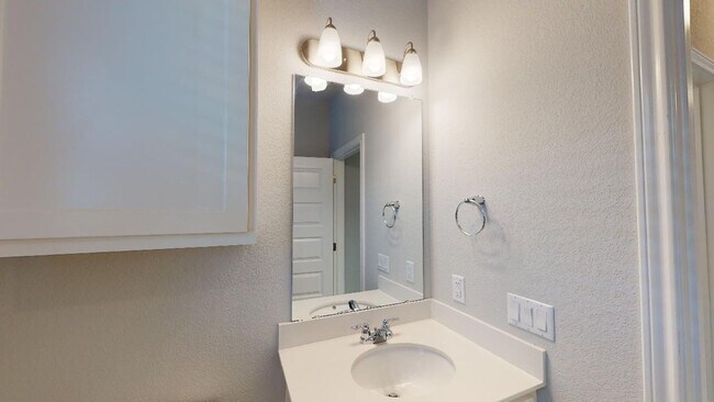 Building Photo - 2108 Pecan Island Dr
