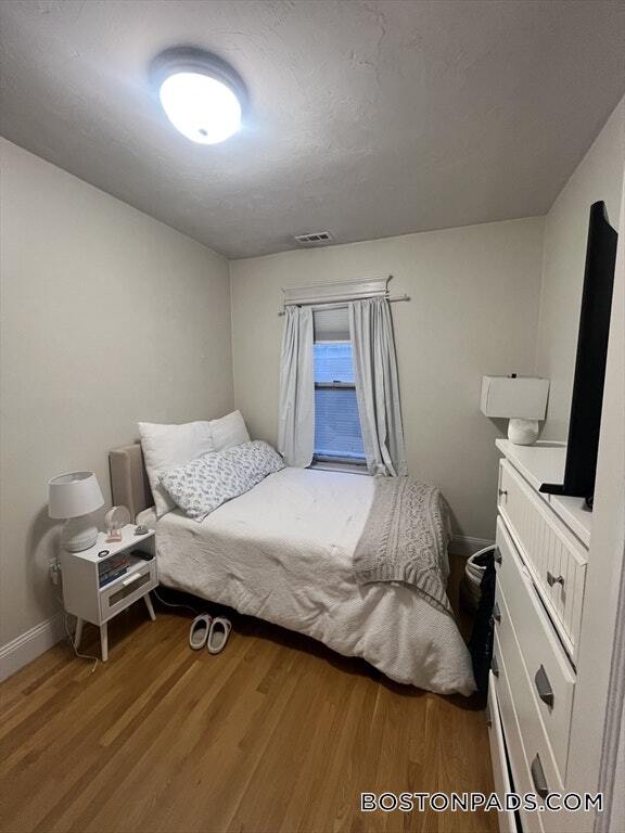 Building Photo - 190 L St