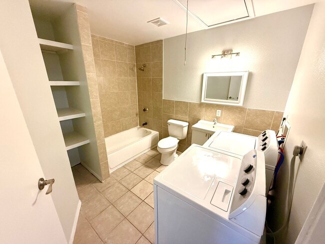 Building Photo - 509 Meadow Forge