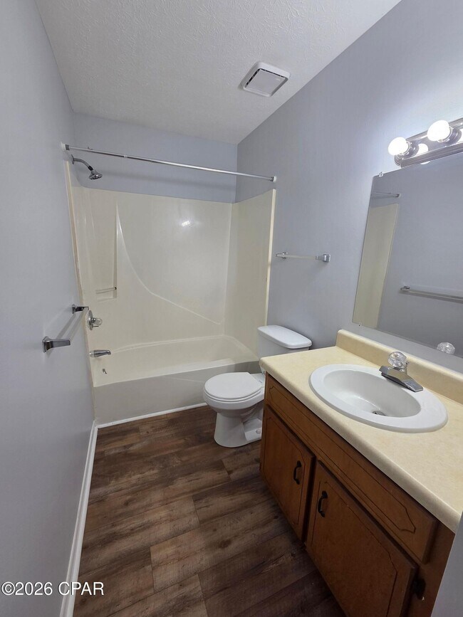 Building Photo - 631 S Hwy 22 A