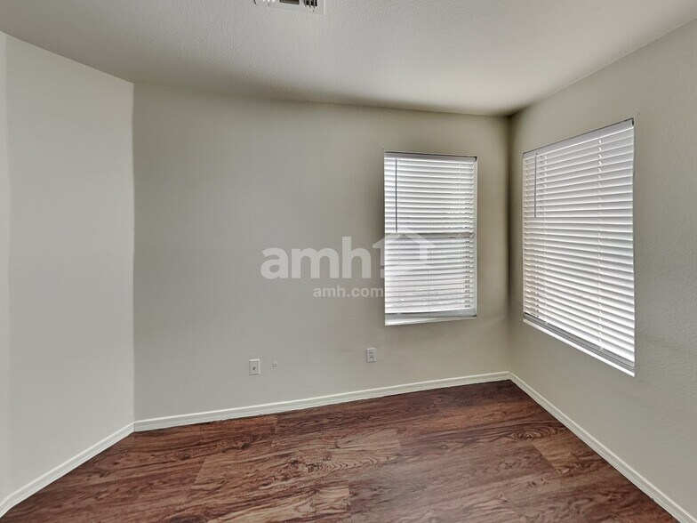 Building Photo - 10845 E Wier Ave