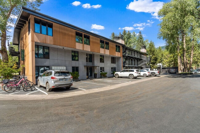 Building Photo - 1039 E Cooper Ave