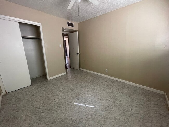 Building Photo - Beautiful North Central Home