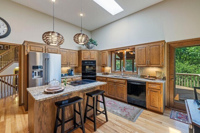 Building Photo - 9378 Olympia Dr