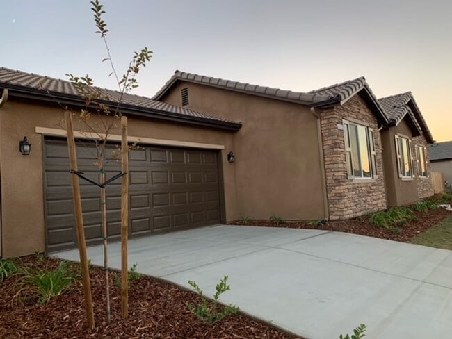 Building Photo - 4613 W Flagstaff Ave