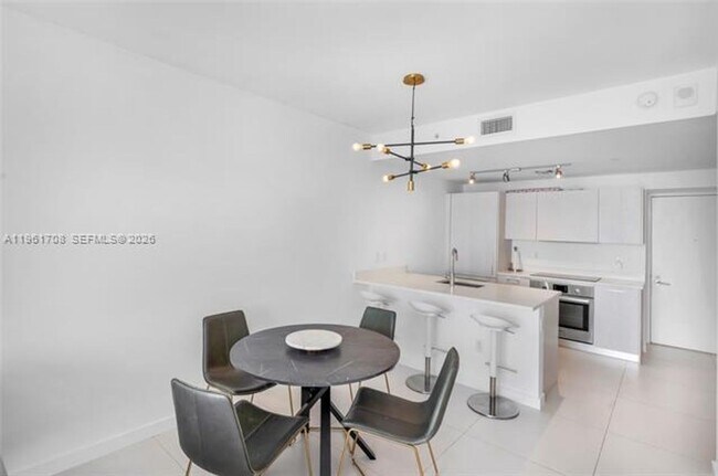 Building Photo - 501 NE 31st St