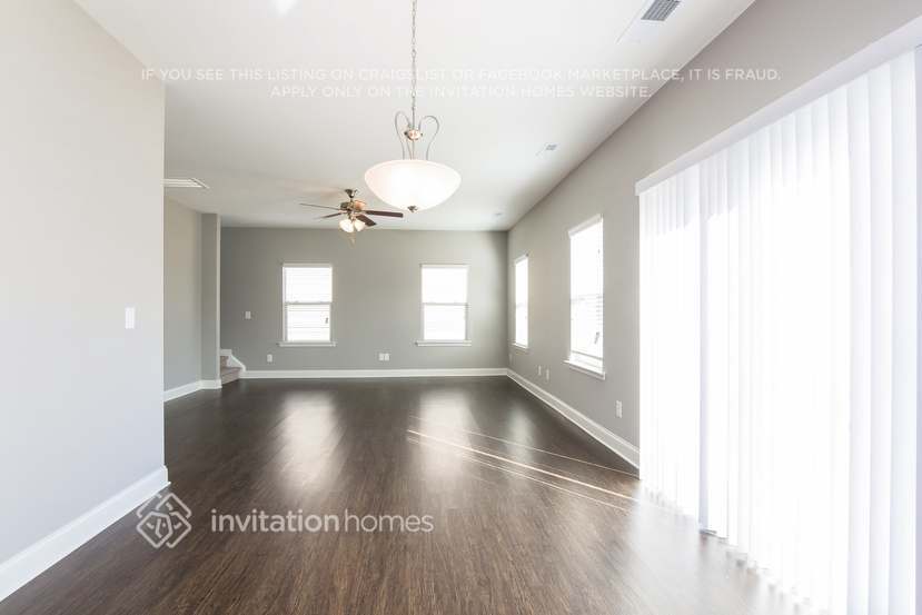 Building Photo - 5318 Roberta Crossing Dr