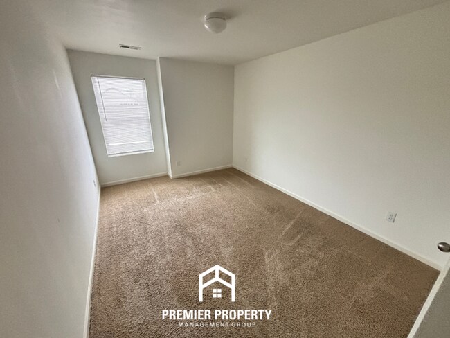 Building Photo - Beautiful 3BR/2.5BA Bessemer Home with Granite Kitchen, Fireplace & Covered Patio