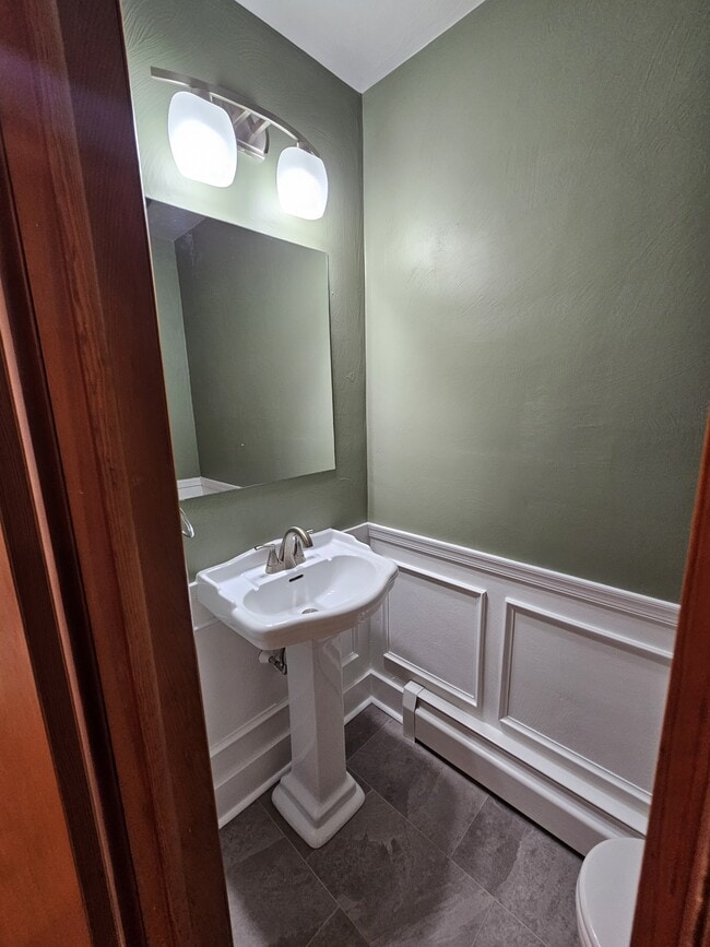 Building Photo - 1307 Harris St