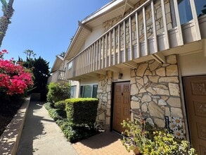 Building Photo - Spacious Ventura Keys Condo- Enjoy The Marina Life!