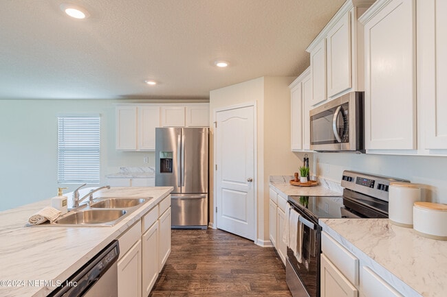 Building Photo - 3474 Cliffside Way