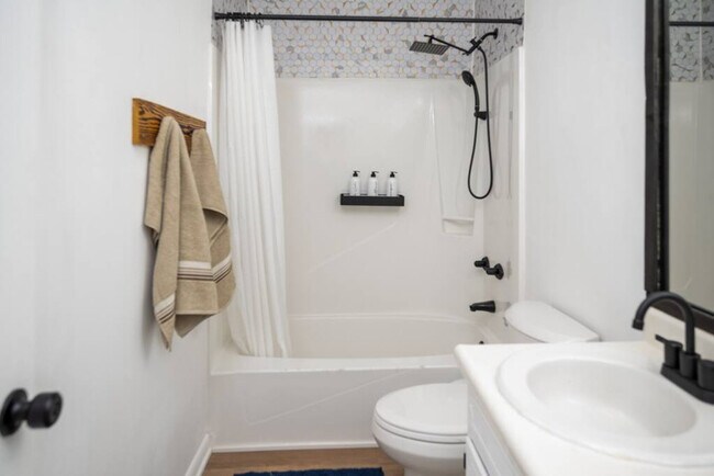 Building Photo - 2001 N 61st Ave