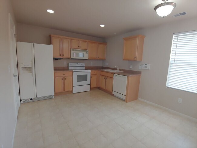 Building Photo - Delightful 3BD/2BA Townhome in Erie