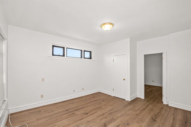 Building Photo - 6144 S Indiana Ave