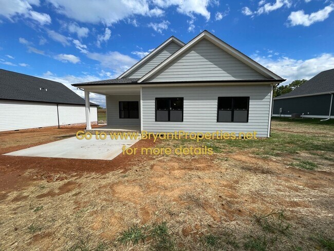 Building Photo - Portland - 3 Bedroom, 2 Baths