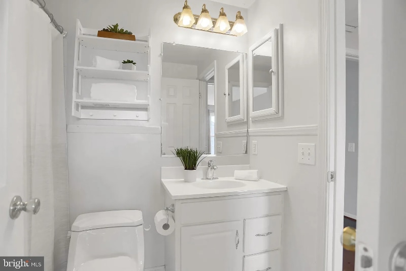 Building Photo - 5737 Sunset View Ln