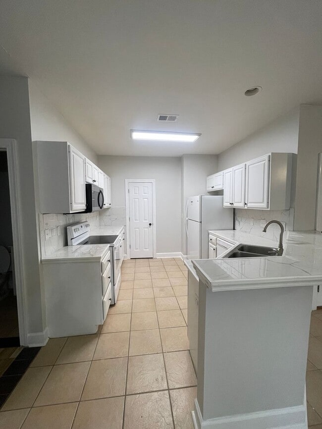 Building Photo - 259 Millcrest Dr
