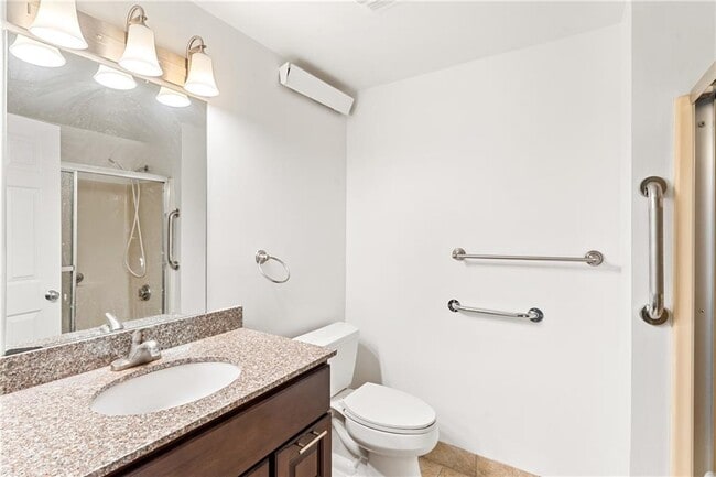 Building Photo - 30 Argyle Ave