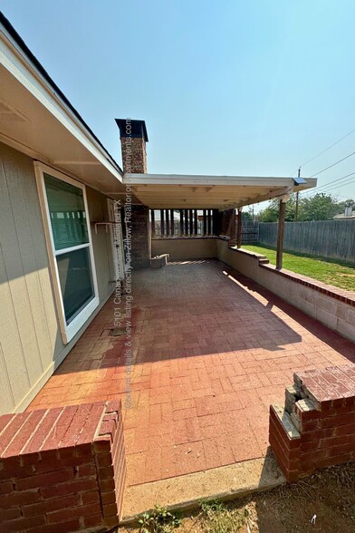 Covered Porch - 5101 Canadian Ave