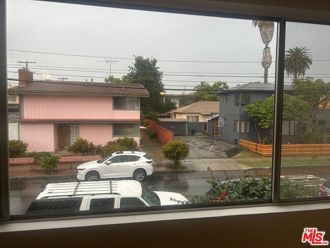 Building Photo - 3603 Mentone Ave