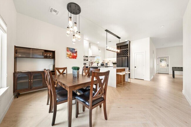 Building Photo - 1304 Katelyn Ct