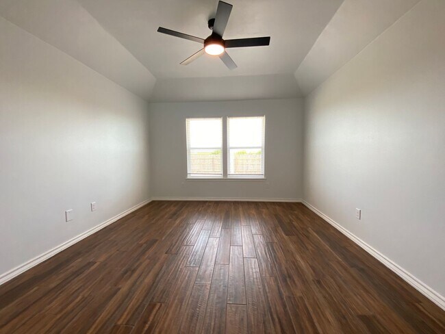 Building Photo - UPDATED 4 BEDROOM IN COQUINA BAY!