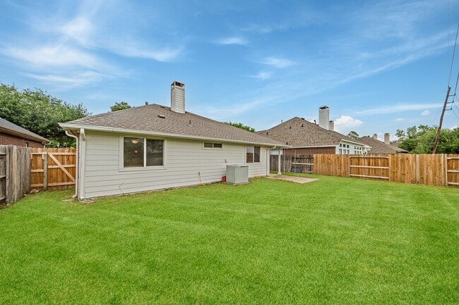 Building Photo - 12335 Shadowvista Dr