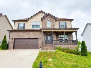 Building Photo - 5 Bedroom 3 Bathroom Home
