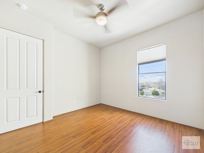 Building Photo - Gorgeous Unfurnished 1 bedroom, 1 bath in ...