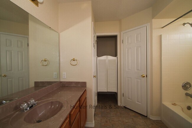 Building Photo - Southwest Killeen!