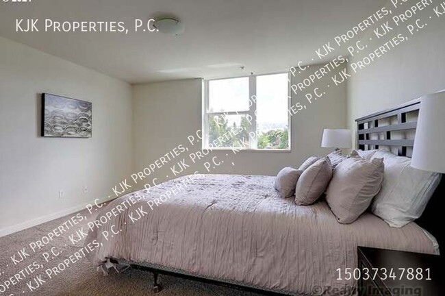 Building Photo - Winter Special: Look & Lease Within 24 Hou...