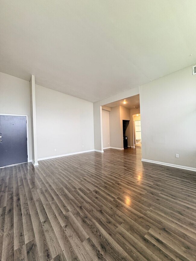 Building Photo - Experience Luxury Living at Bellagio Living I: Modern Apartments in Lawrence, Indiana