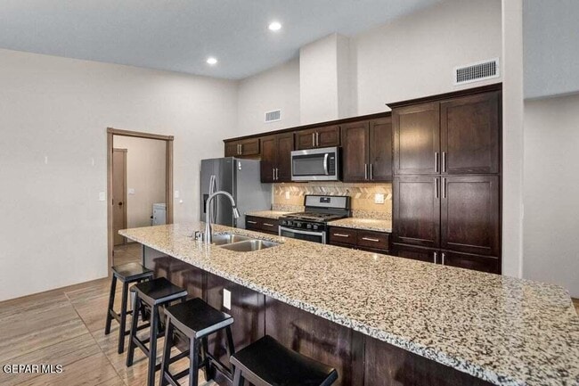 Building Photo - 1917 Tim Foster St