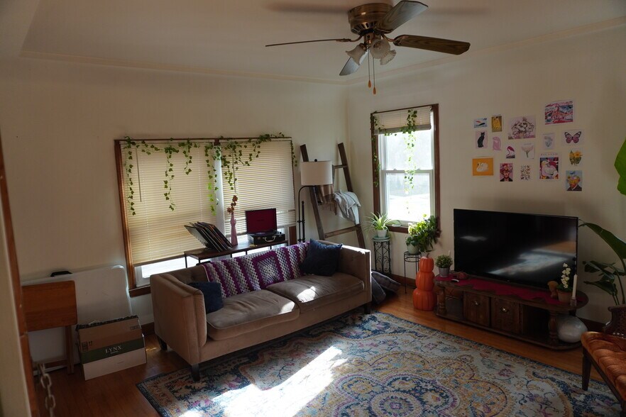 Living Room - 2559 N Frederick Ave