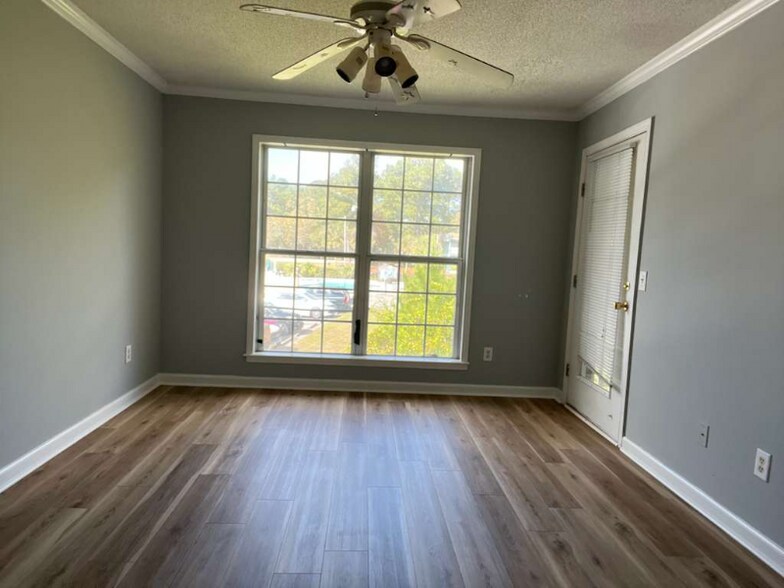 Building Photo - 4025 Sandtrap Ave