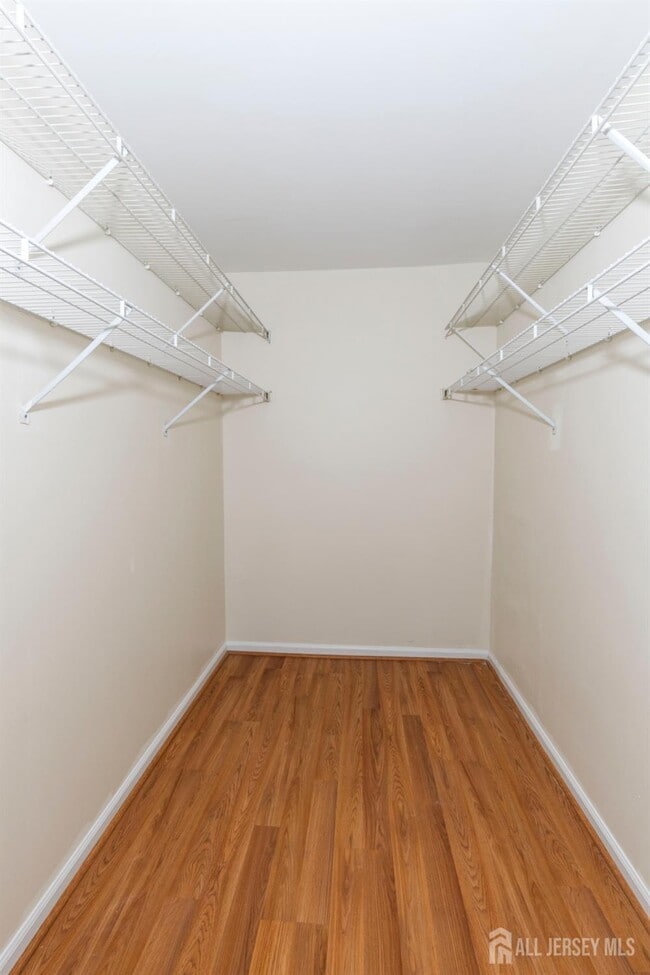 Building Photo - 828 Waterford Dr