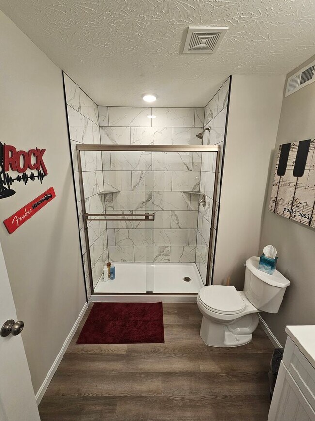 Building Photo - 814 Pierson Rd