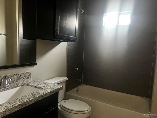 Building Photo - 9 Teak Dr