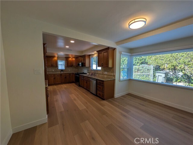 Building Photo - 1921 6th Ave