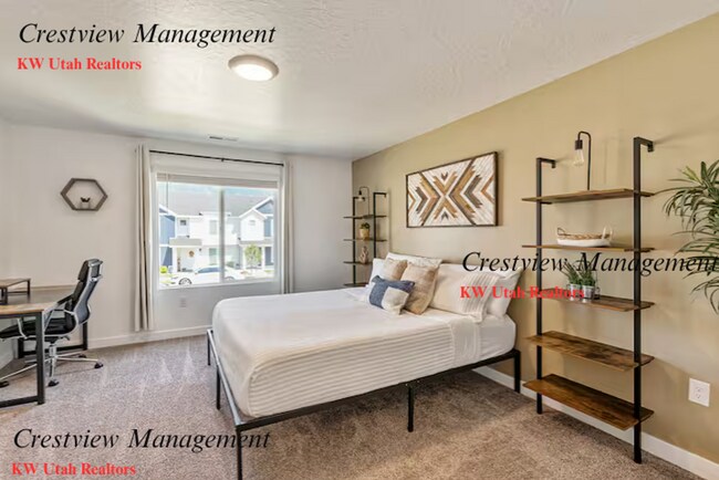 Building Photo - Beautifully Maintained Townhouse in a Prime Location