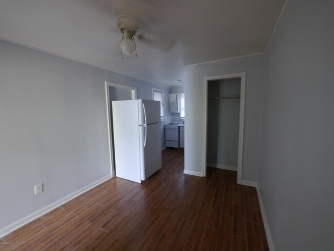 Building Photo - 1456 Belmonte Ave