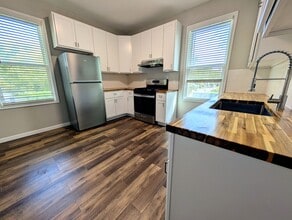 Building Photo - 328 N G St