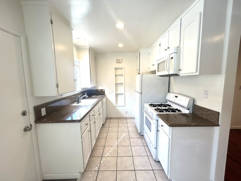 Building Photo - 4021 S Centinela Ave